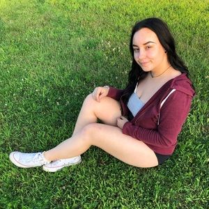 Meet your Posher, Danielle